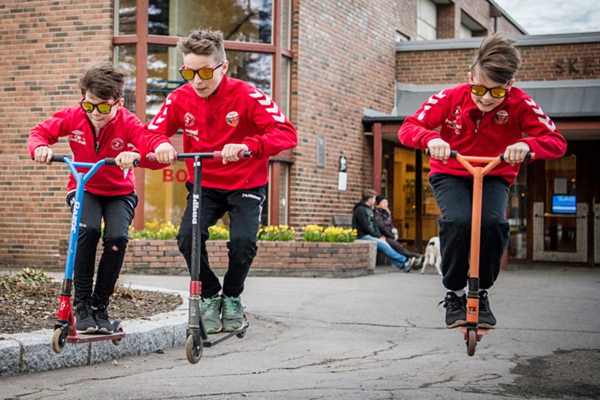 3 gutter på kickbike - Lillestrøm Håndballklubb