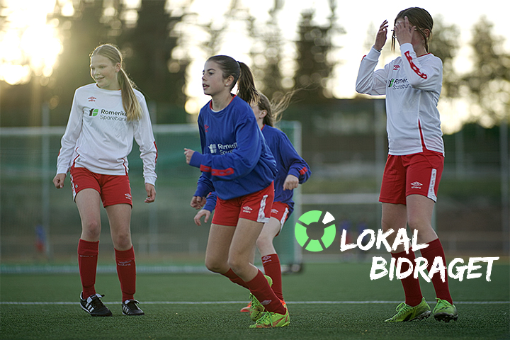 Barn som spiller fotball